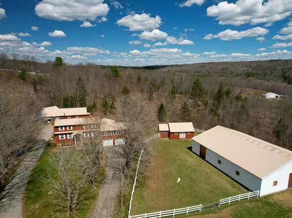 868 Paris Road, Hebron, ME 04238