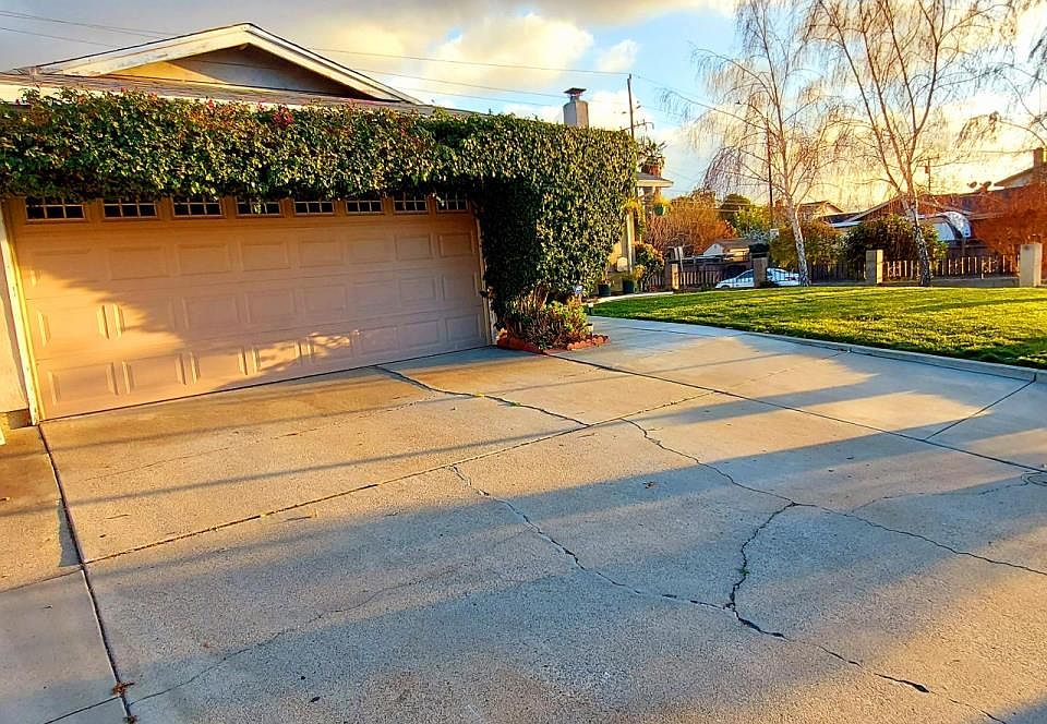1st image of 3202 Marten Ave