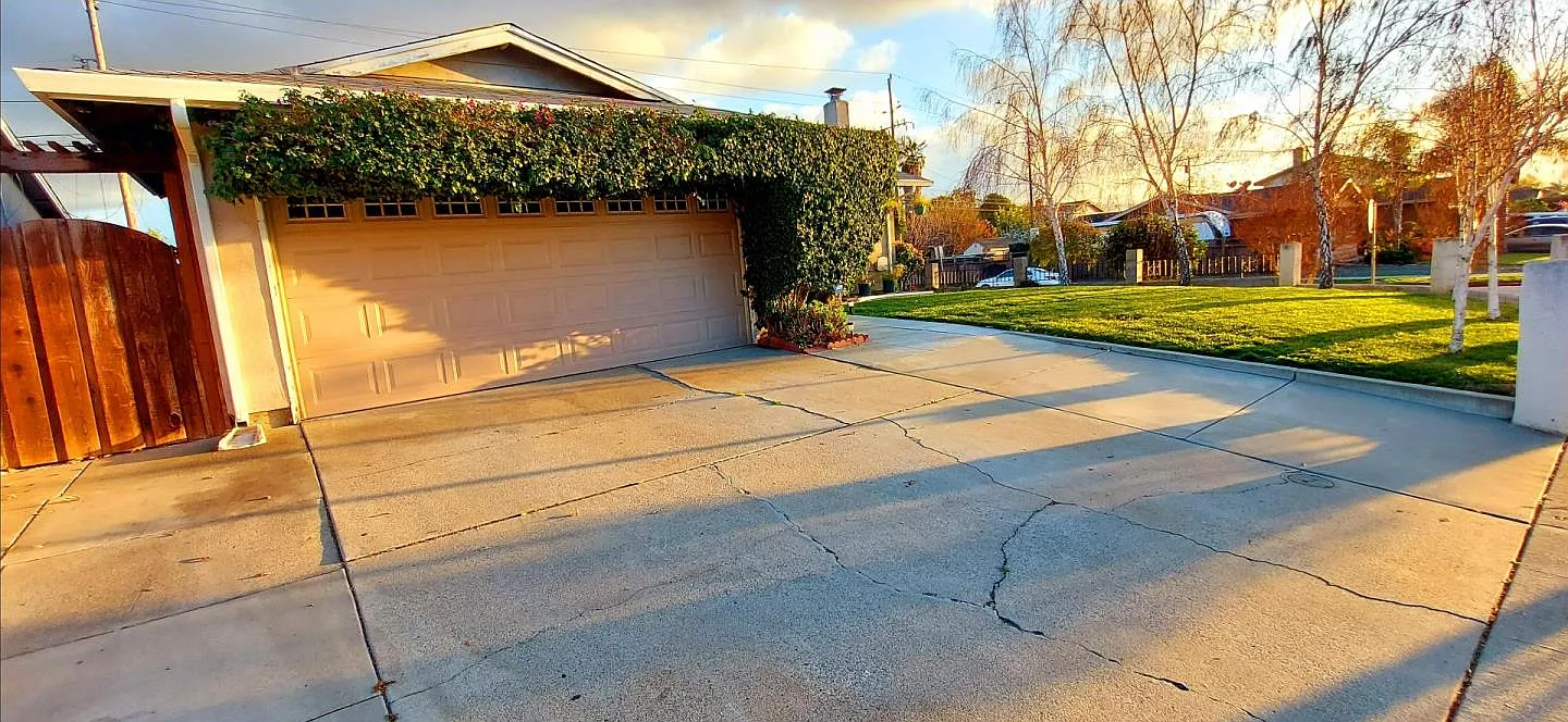 3202 Marten Ave photo 1