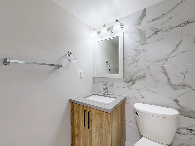 345 Merton St — Photo 15
