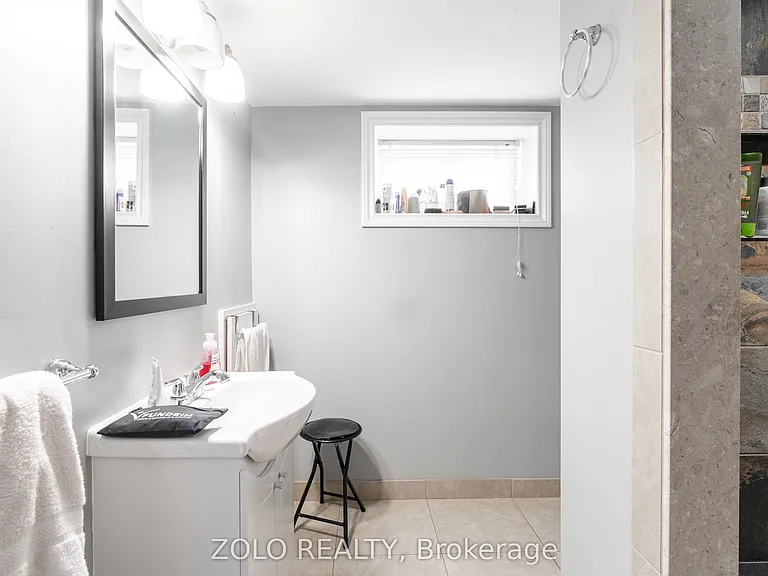 306 Spruce St #BASEMENT — Photo 8