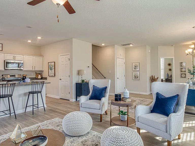 Hillpoint Preserve Townhome Apartments — Photo 35