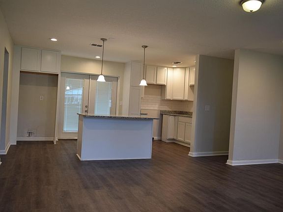 4th image of 1846 Hilltop Blvd