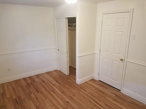 3rd image of 303 S Chestnut St