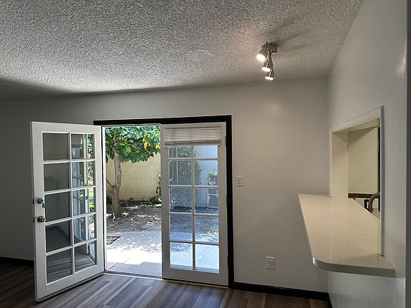 4th image of 824 Glenway Dr APT 3