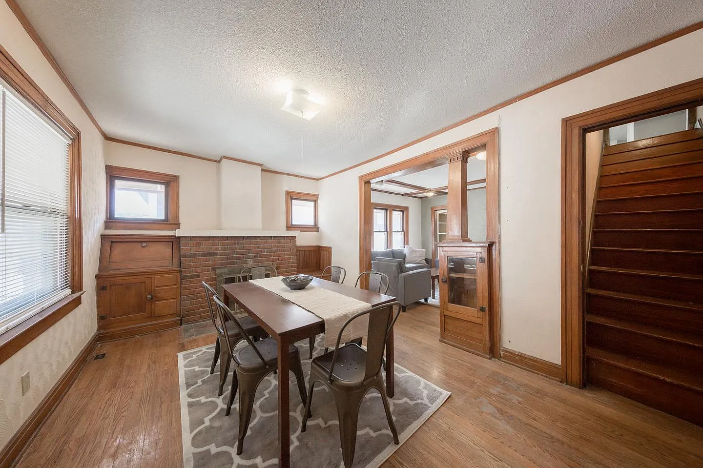 Elegant Kansas City home near The Plaza with classic charm — Photo 2