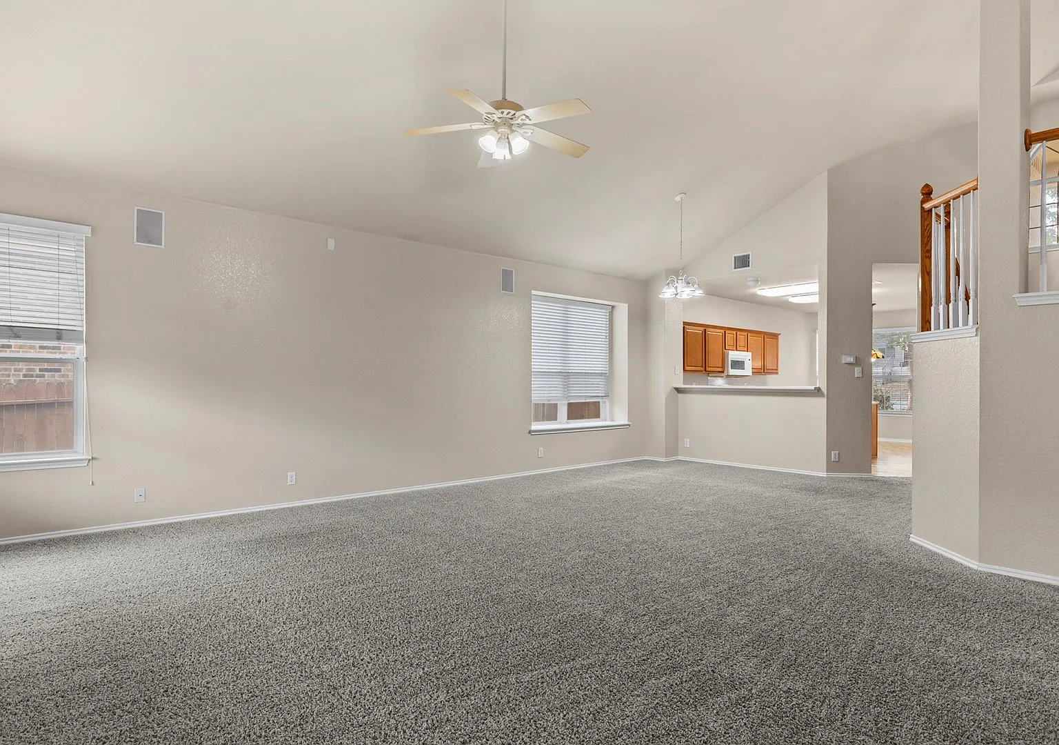 3 bed, 2.5 bath, 2252 sqft, $1,795 — Photo 3