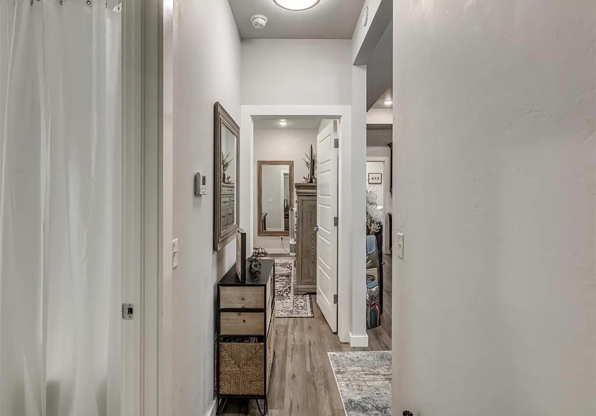 2 bed, 1236 sqft, $2,500 — Photo 4
