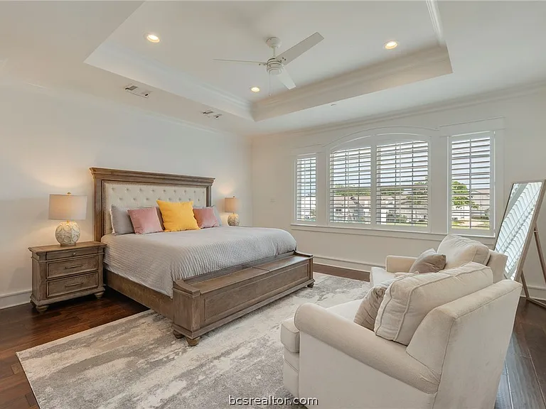 210 Tarrow St — Photo 15