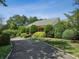 17 E Greenbrook Rd, North Caldwell, NJ 07006