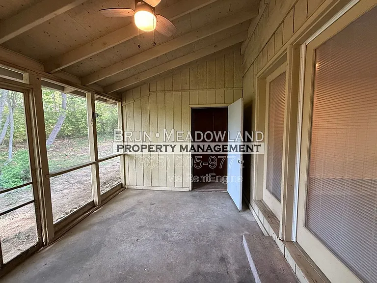 10417 Victoria Dr #C — Photo 31
