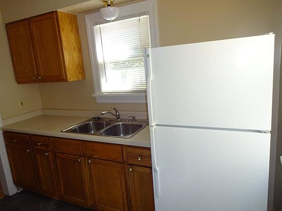 5th image of 1625 Pauline Ave