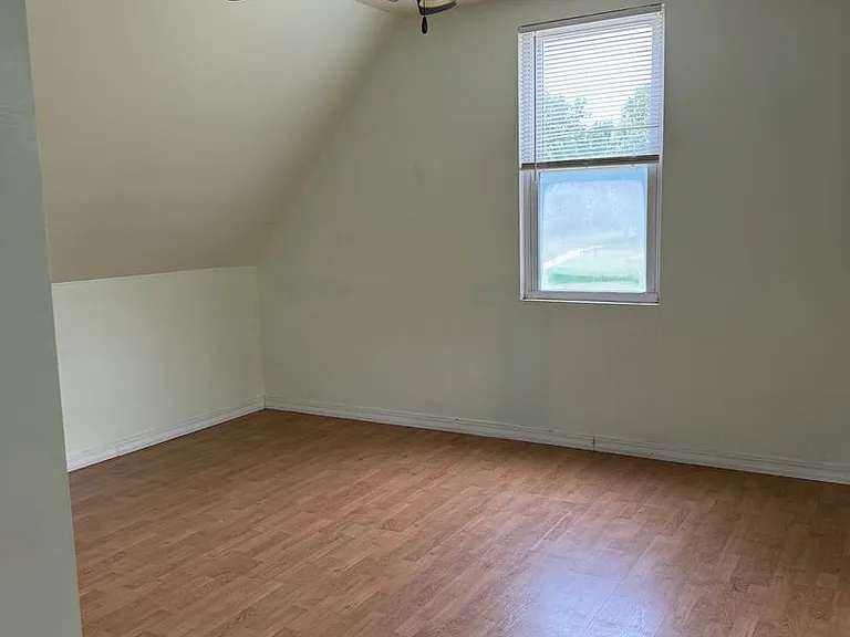 7048 Raymond Ave — Photo 8