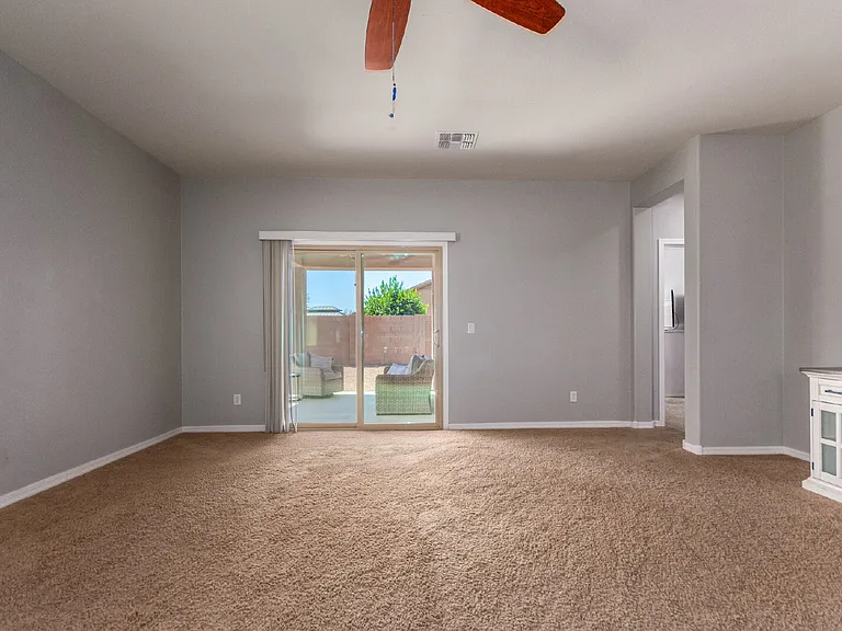 41177 W Lucera Ln — Photo 10