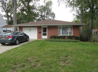 8667 Champlain Ave, Niagara Falls, NY 14304