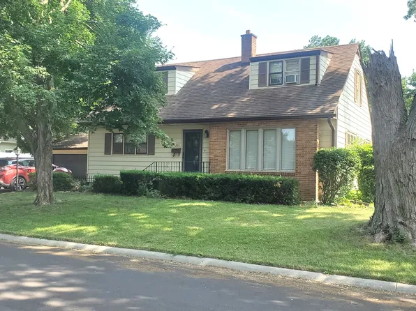 203 College Ave, Ottawa, IL 61350