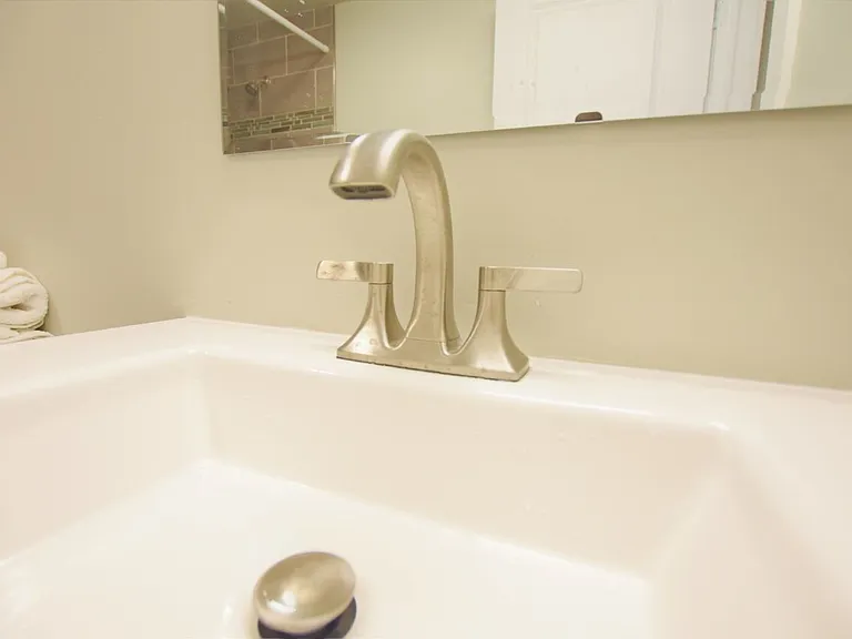 1002 N Aurora St — Photo 95