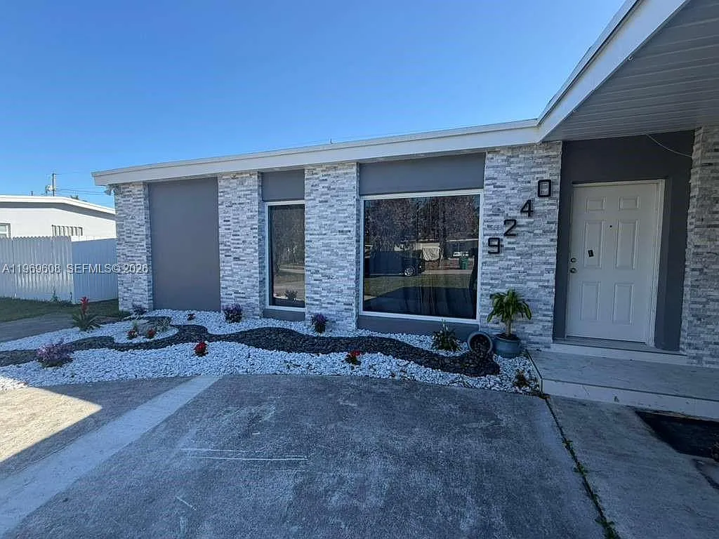 Building Photo - 9240 Nautilus Dr