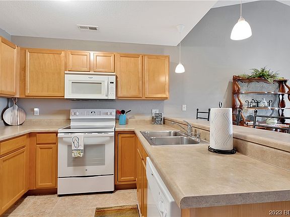 2nd image of 315 Highland Shores Dr Unit 5D