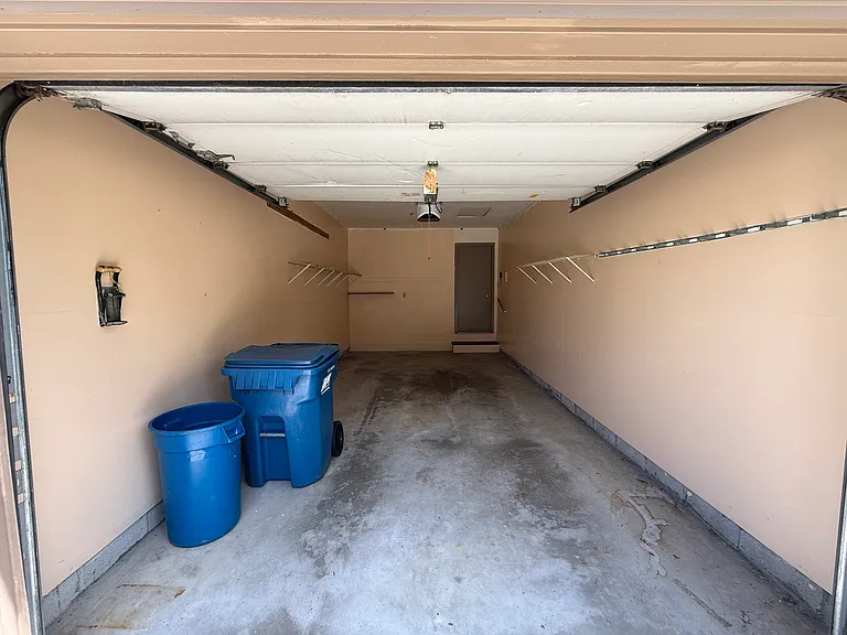 1519 Almond St SW — Photo 8