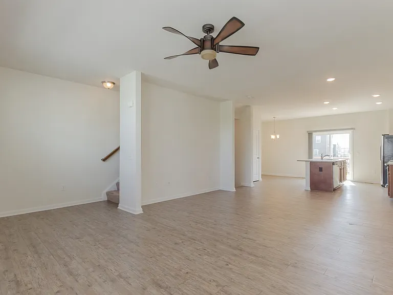 172 Drexel Ct — Photo 5