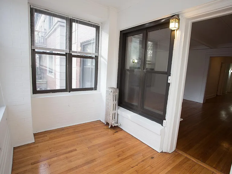 5468-70 S. Hyde Park Boulevard — Photo 24