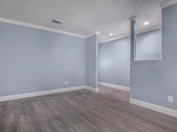 5th image of 3938 Thistledown Dr