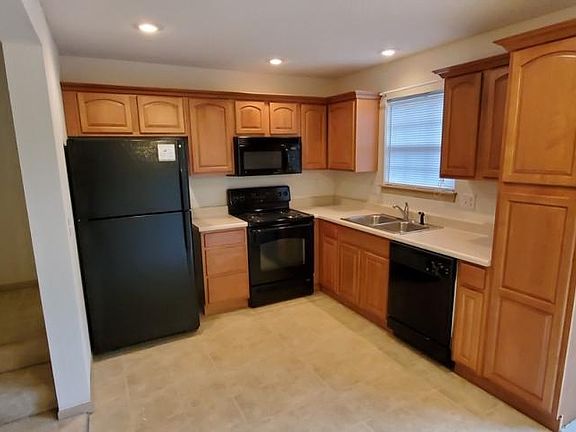 4th image of 4634 Willow Ave