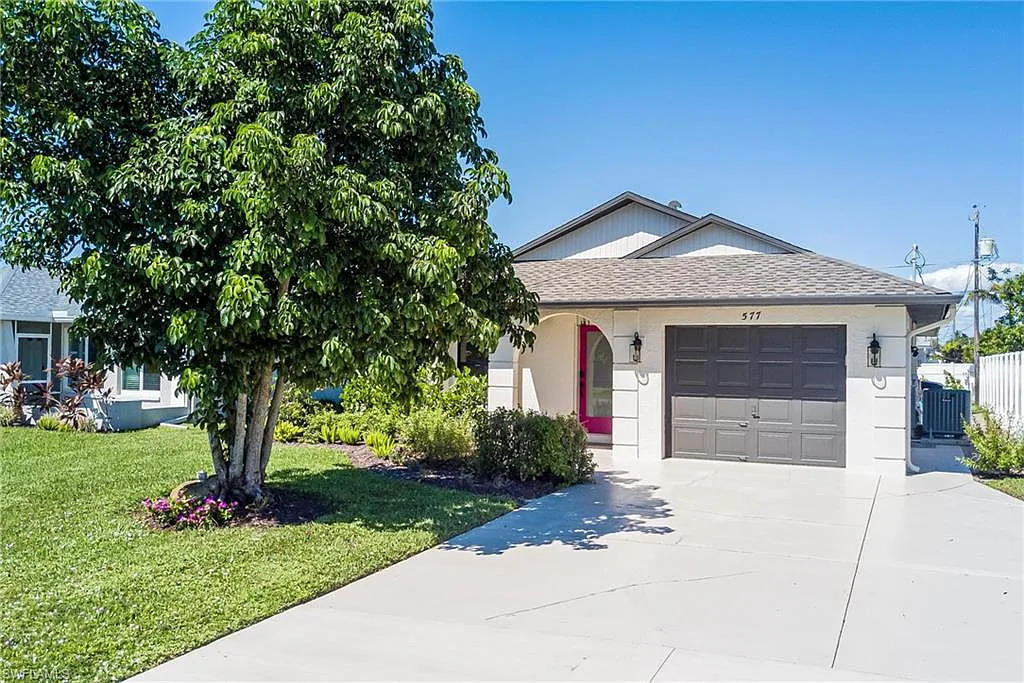 3 bed, 2.0 bath, 1322 sqft, $6,000 — Photo 2