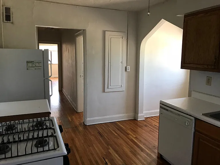 2551 Indianola Ave #1 — Photo 10
