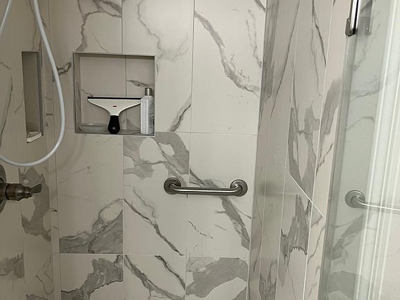 5th image of 6414 Masons Dr #1