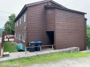 473 Maple St APT 4, Stowe, VT 05672