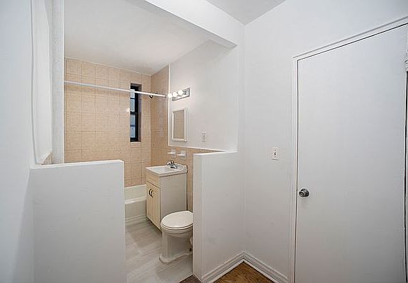 4th image of 711 W End Ave #4NL