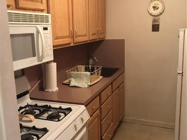 2373 Ocean Pkwy image 1 of 9