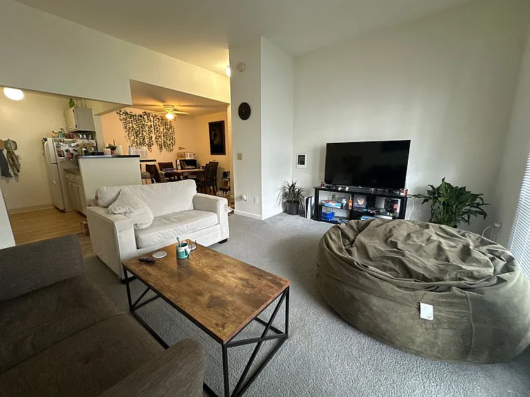 University Park Apartments near Cornell University — Photo 314