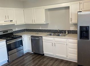 116 Holiday Cir #4, West Des Moines, IA 50265