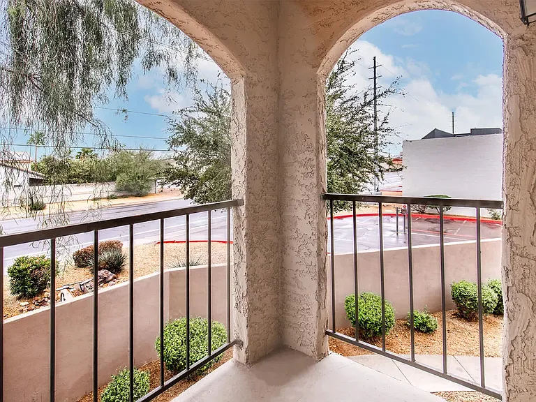 Crystal Pointe — Photo 20
