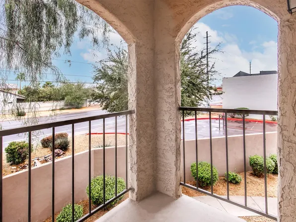 Crystal Pointe