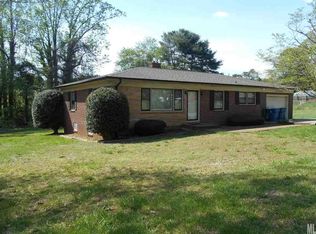 2021 32nd St NE, Hickory, NC 28601