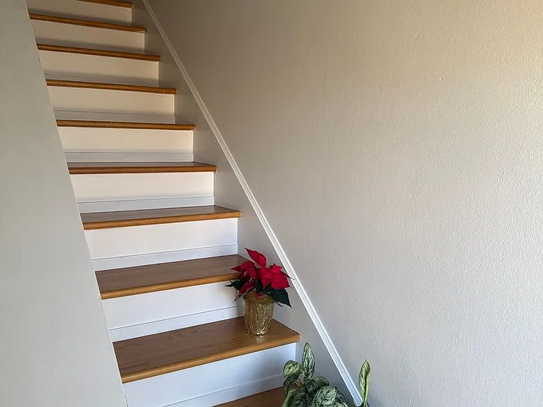 422 Canterbury Ct NW — Photo 21