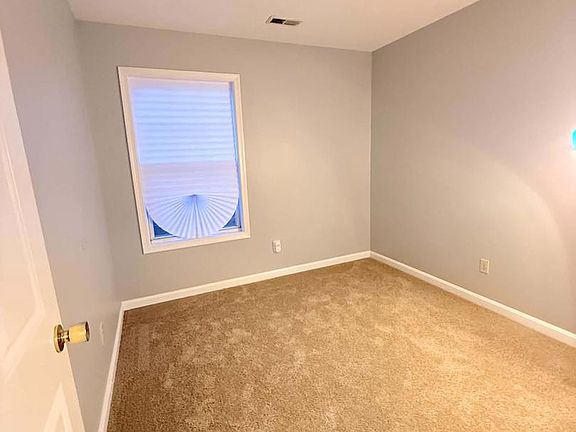 4th image of 444 Trimble Fields Dr