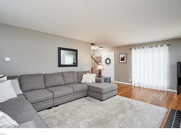 3rd image of 155 Clemmer Ave