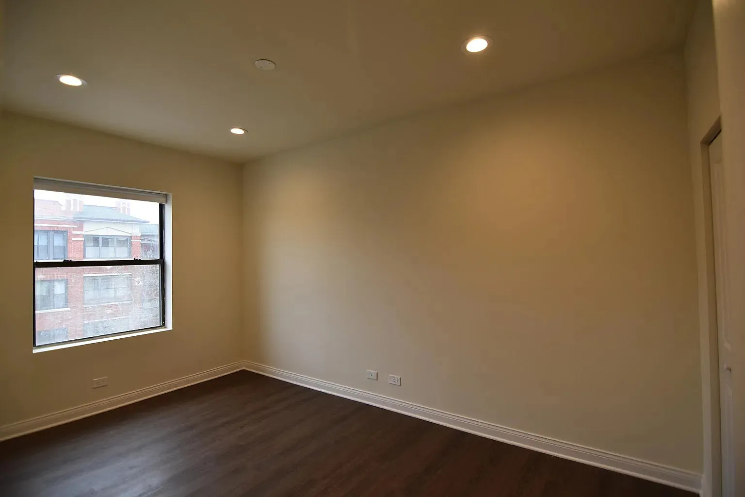 3 bed, 1135 sqft, $3,100 — Photo 4