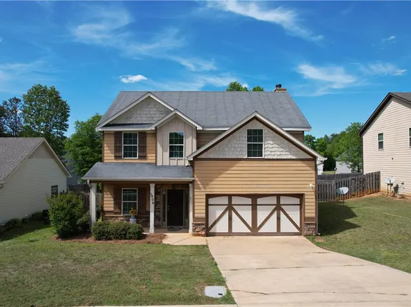 1804 Foxfire Ln, Opelika, AL 36804