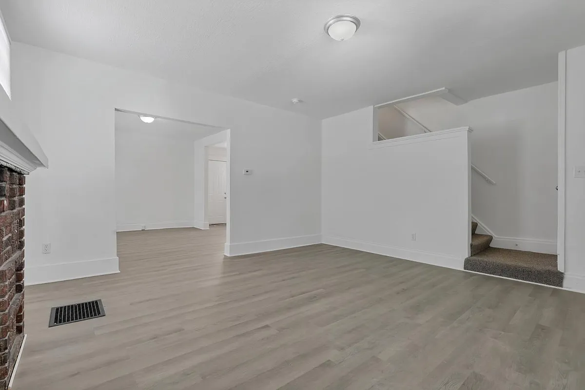 Unit Photo - 814 S 18th St
