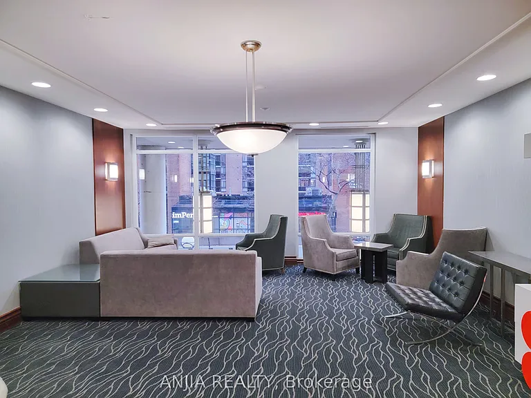 1121 Bay St #805 — Photo 12