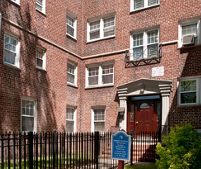 Twin Gardens — Photo 1
