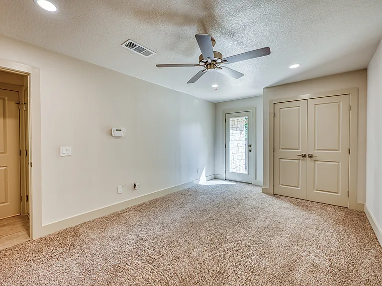 302 Fault Line Dr #B — Photo 26