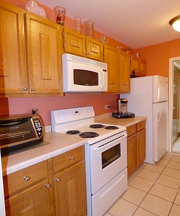 5th image of 191 Hillcrest Ter APT 2C