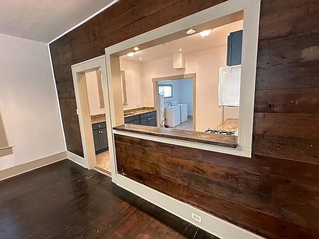 723 E Ashby Pl — Photo 9